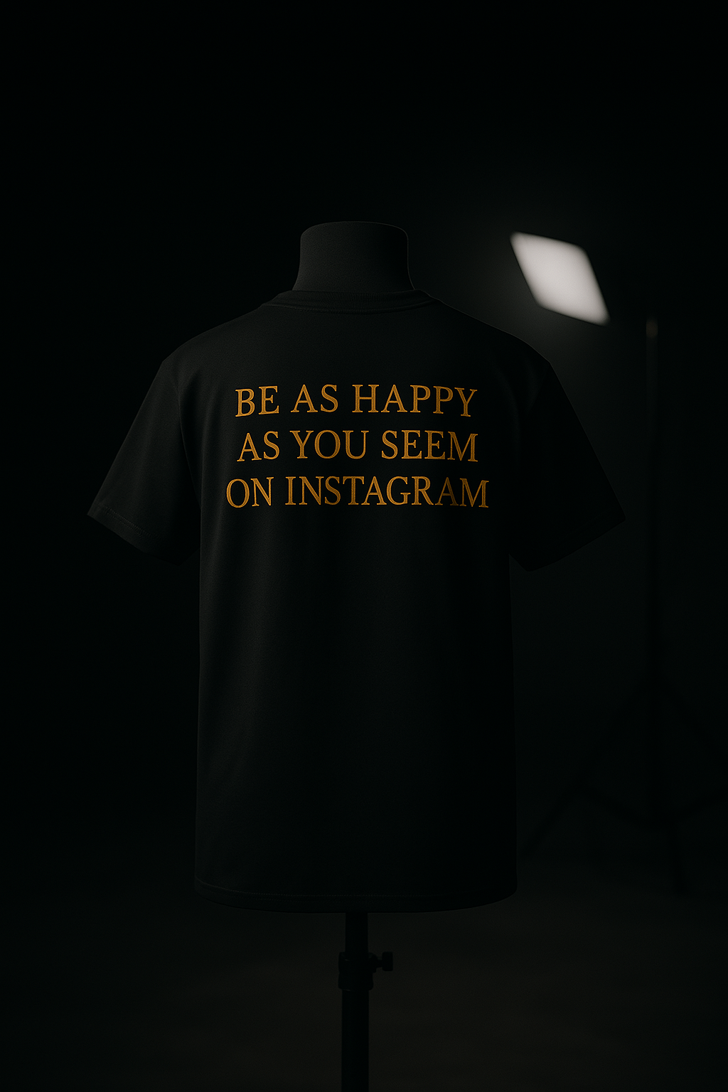 T-shirt 'AS HAPPY AS YOU SEEM' –